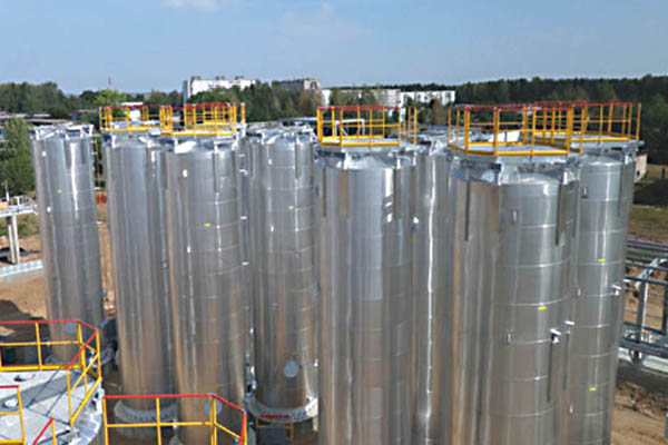 Engine oil tanks