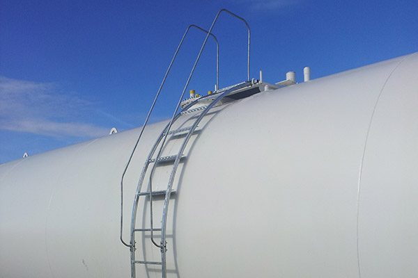 Methanol tanks