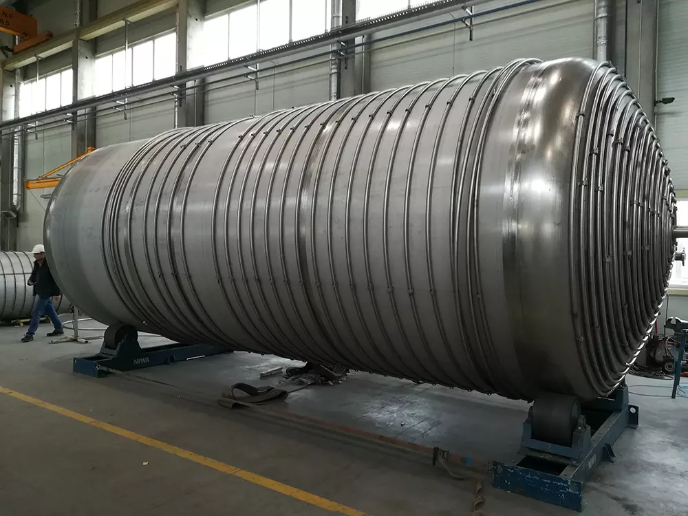 Phenol storage tanks