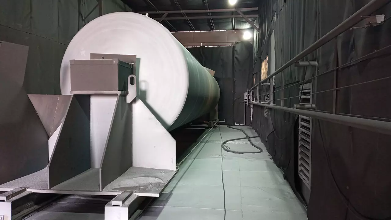 Grit blasting chamber